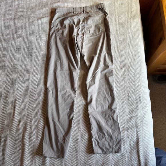Men's Faherty Reserve Movement Pants, 5 pocket, Fossil, Size 30x32 - Picture 2 of 10